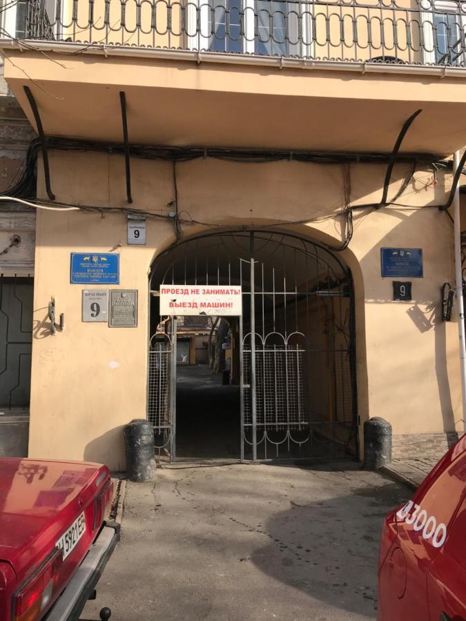Трирівневий Лофт Із Спальнею-Укриттям Self Check-In 247 Одеса Екстериор снимка